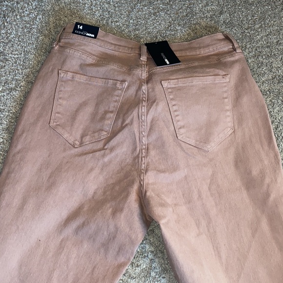 Fashion Nova mom jeans - Picture 5 of 5